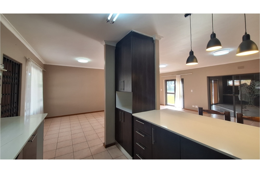 3 Bedroom Property for Sale in Middedorp Western Cape